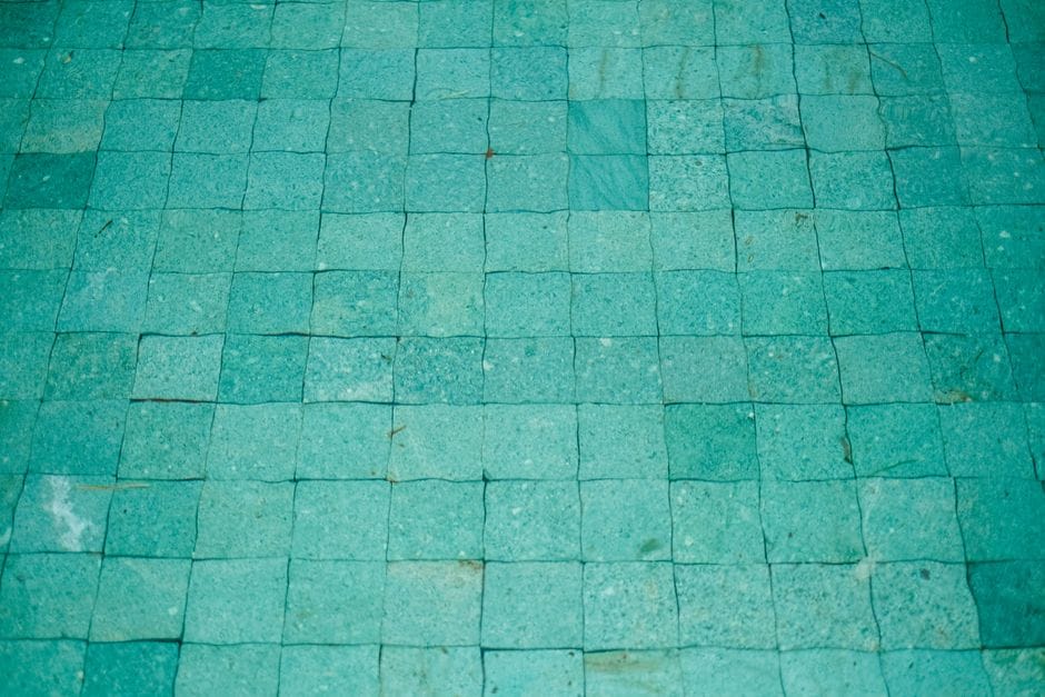 Tiling a Kitchen Splashback Without the Wonky Grout Lines